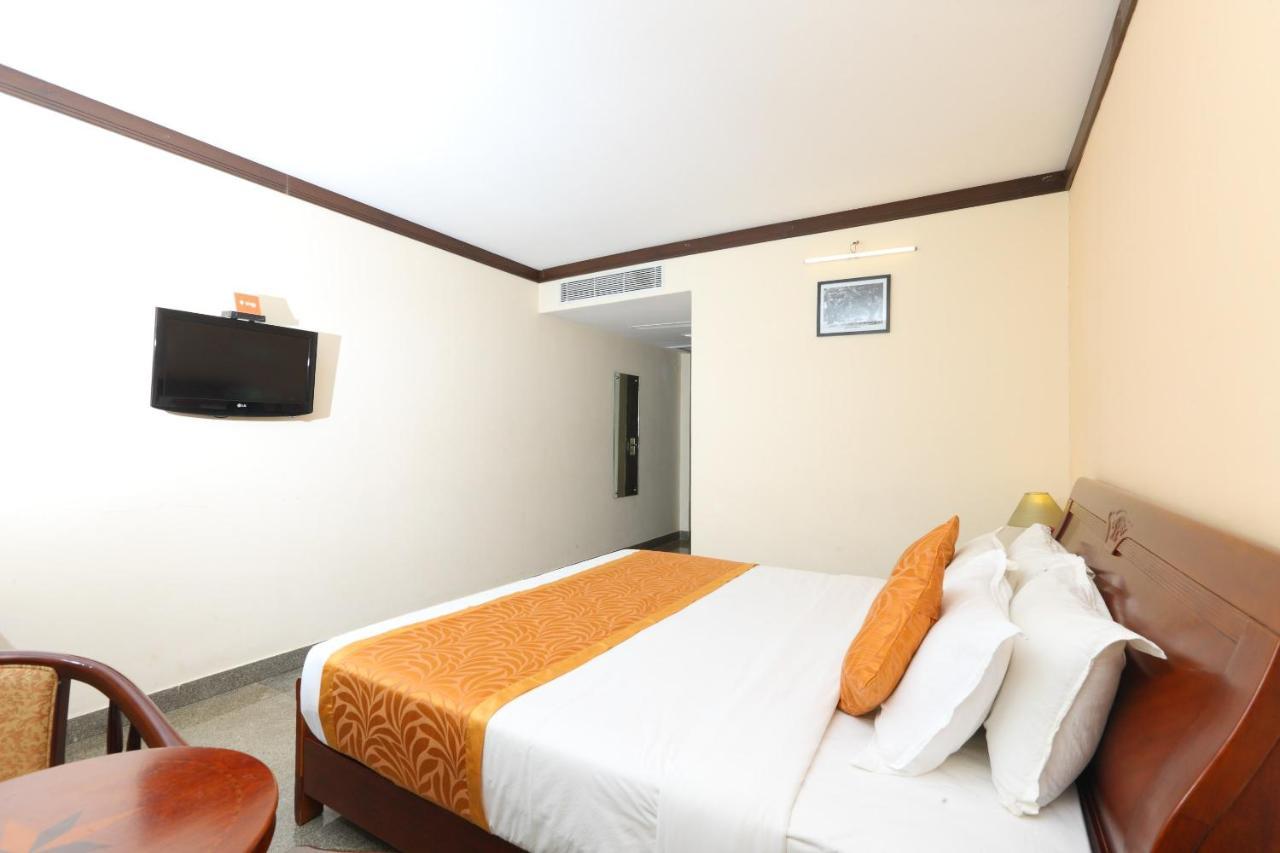 Oyo 15925 Tommaso Hotels And Resorts Sriperumbudur ภายนอก รูปภาพ